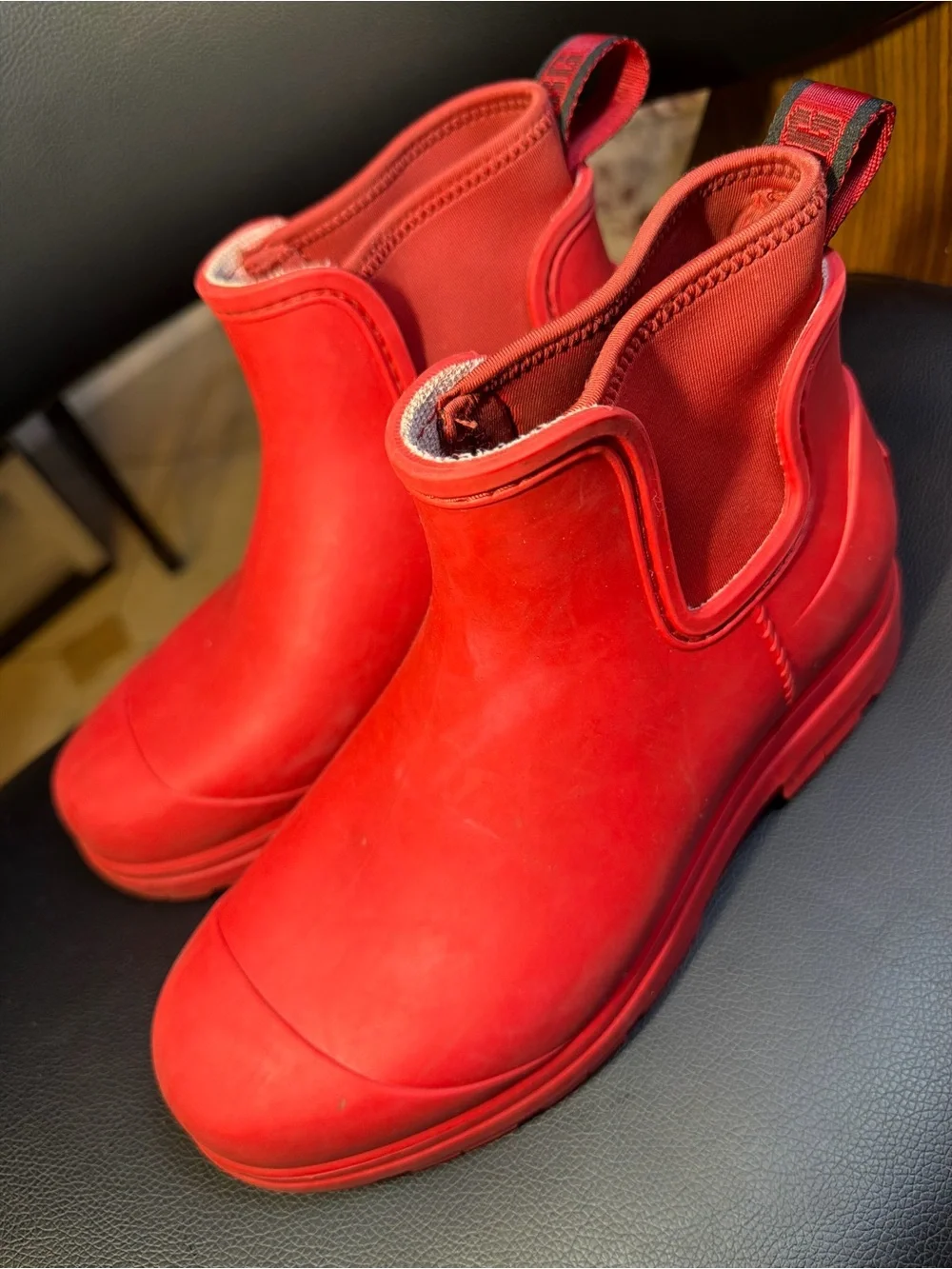 UGG DROPLET WOMEN RAIN BOOTS SAMBA RED US 7